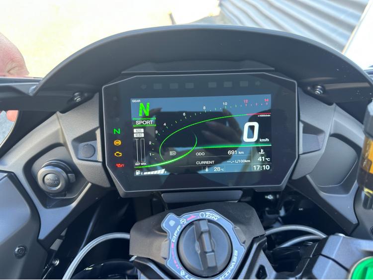 KAWASAKI NINJA H2 SX TOURER