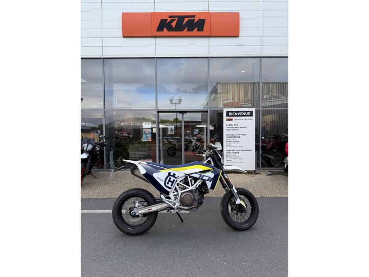  701 SUPERMOTO