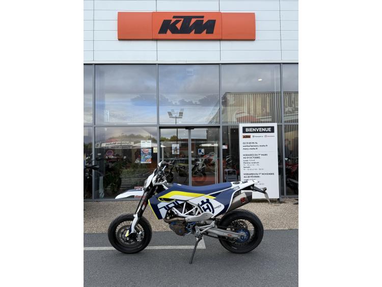  701 SUPERMOTO
