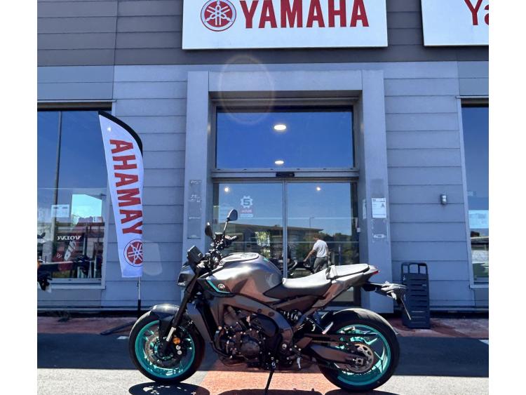 YAMAHA MT-09  Y-AMT