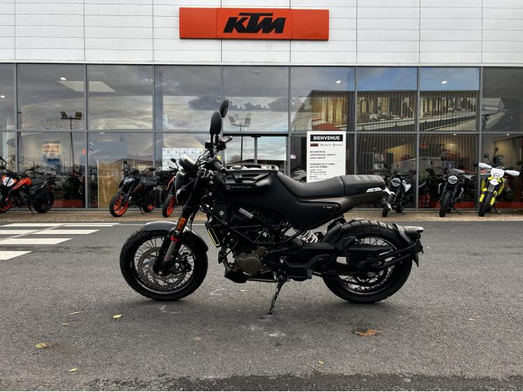 HUSQVARNA SVARTPILEN 125 ABS